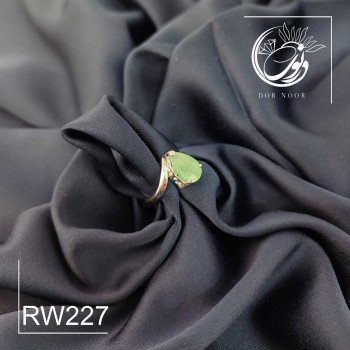 انگشتر نقره زنانه باسنگ زمرد هندی کد Rw227