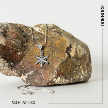 مدال نقره با نگین اتمی