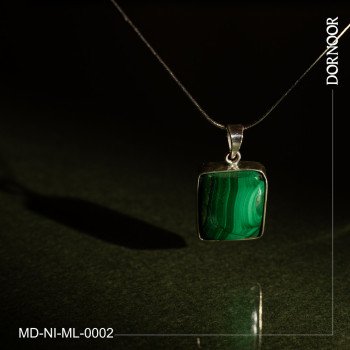 مدال نقره با سنگ مالاکیت