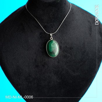 مدال با سنگ مالاکیت با قاب و گیره نقره دست ساز 0006