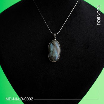 مدال با سنگ لابرادوریت با قاب و گیره نقره دست ساز 0002